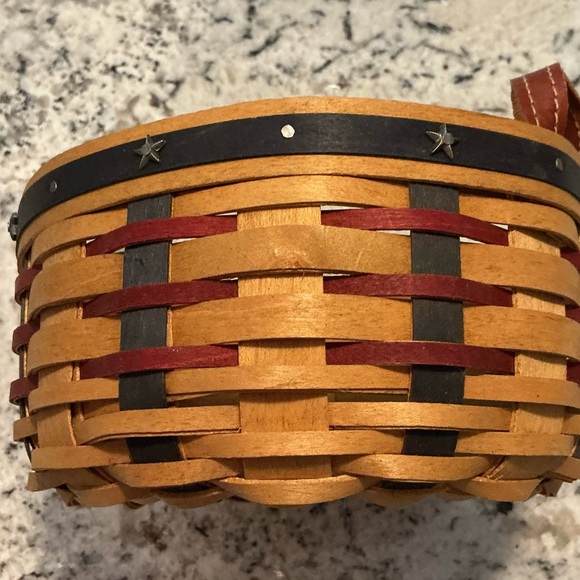 Set of Two 1997 Longaberger Button Handwoven Baskets - Picture 2 of 7